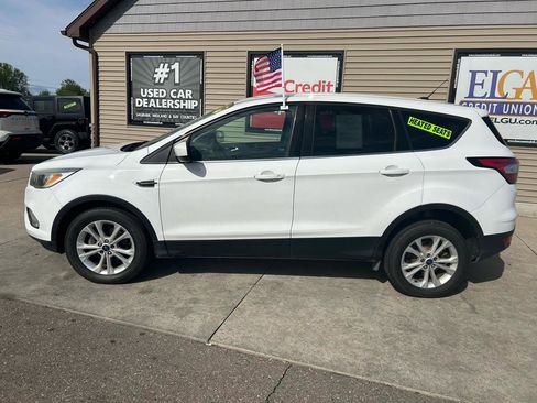 Used 2017 Ford Escape SE FWD image 8