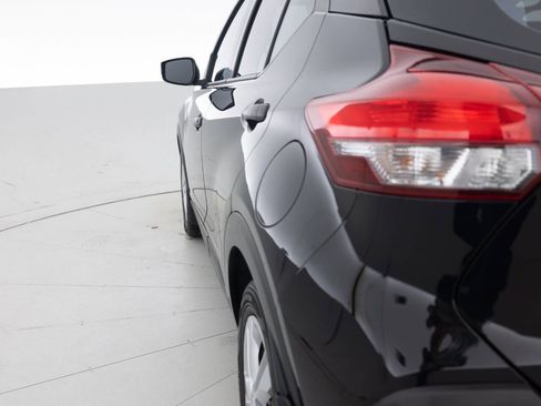 Used 2020 Nissan Kicks S FWD image 13