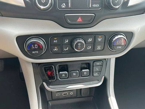 Used 2020 GMC Terrain SLT image 27