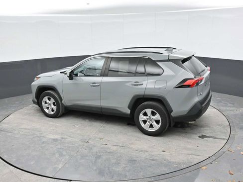 Used 2021 Toyota RAV4 XLE w/ Convenience Package image 30