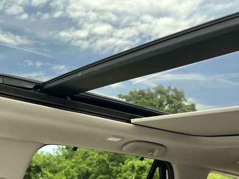 Certified 2023 Honda Pilot Touring image 32