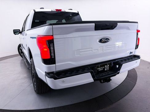 Used 2022 Ford F150 Lightning XLT AWD/4WD image 4