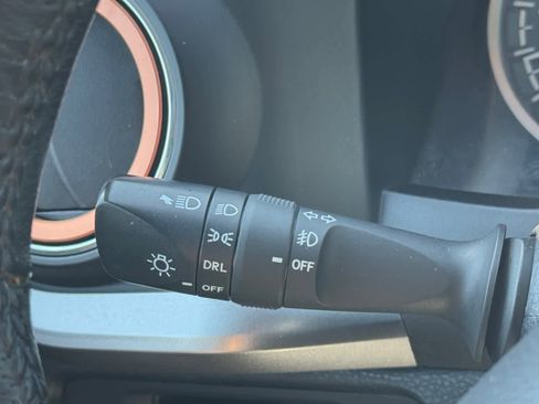 Used 2016 Toyota Tacoma SR5 RWD image 17