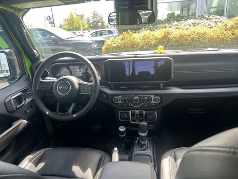 Used 2025 Jeep Gladiator Sport AWD/4WD image 28