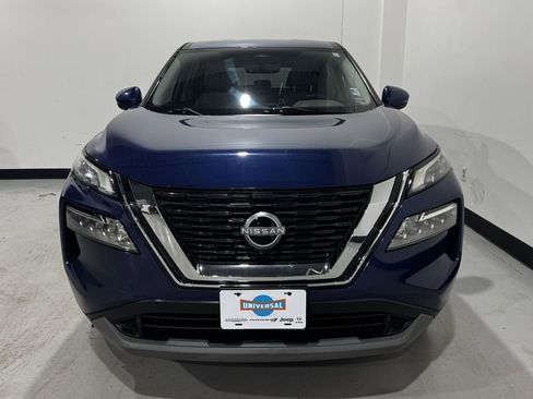 Used 2023 Nissan Rogue SV image 10