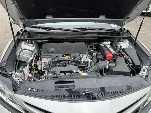 Used 2019 Toyota Camry SE w/ Carpet Mat Package FWD image 22