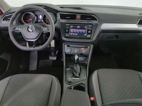 Used 2018 Volkswagen Tiguan S image 13