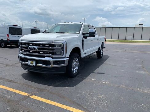 New 2026 Ford F250 4x4 Crew Cab Super Duty image 1