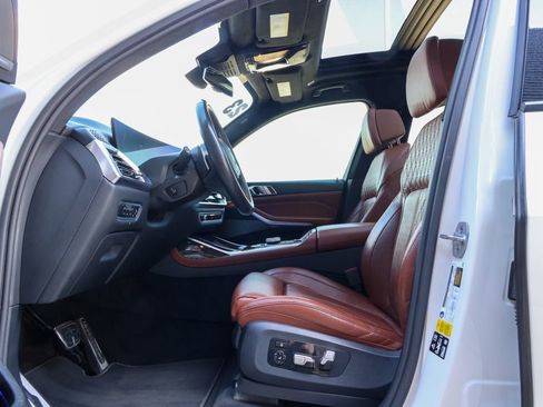 Used 2023 BMW X7 M60i w/ Executive Package image 38