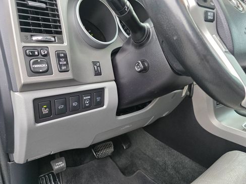 Used 2014 Toyota Sequoia Platinum AWD/4WD image 21