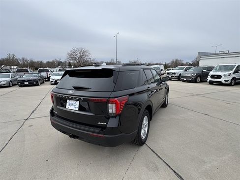 New 2026 Ford Explorer Active AWD/4WD image 3