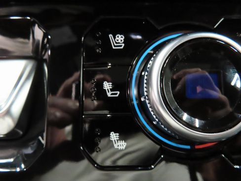 Used 2025 GMC Sierra 2500 AT4X image 69