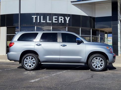 Used 2014 Toyota Sequoia Platinum image 1