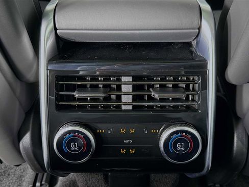 New 2025 Land Rover Range Rover SE image 24