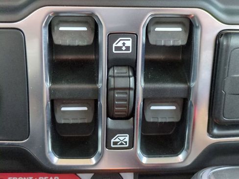 Used 2021 Jeep Wrangler Unlimited Rubicon w/ Dual Top Group image 23