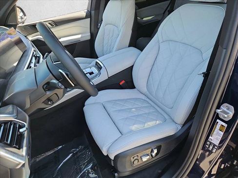 New 2026 BMW X5 xDrive40i w/ Climate Comfort Package AWD/4WD image 4