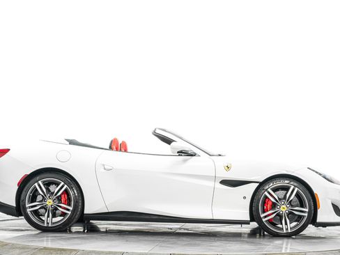 Used 2019 Ferrari Portofino RWD image 50