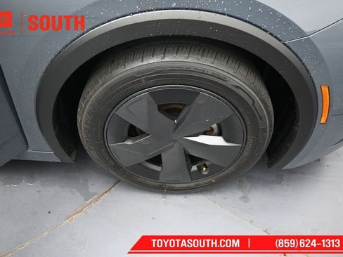 Used 2025 Toyota Prius LE FWD image 34