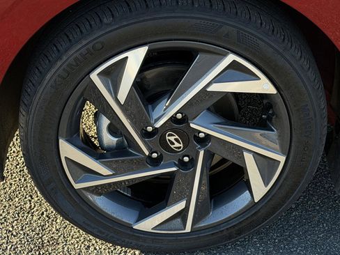 Certified 2025 Hyundai Elantra Sport image 7