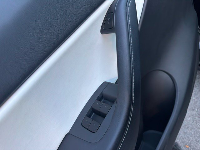Used 2021 Tesla Model Y 2WD image 22