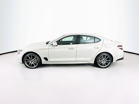 Used 2025 Genesis G70 2.5T image 4