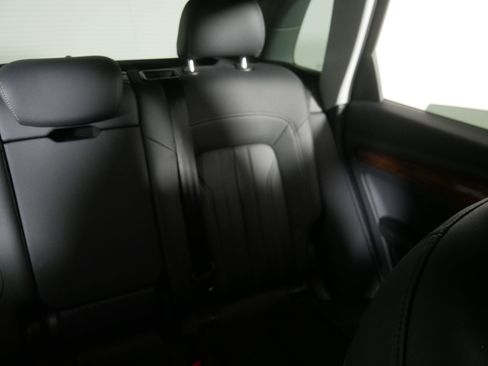 Used 2023 Audi Q5 2.0T Premium w/ Convenience Package image 14