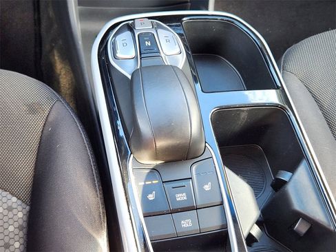 Used 2019 Hyundai Ioniq Electric image 17