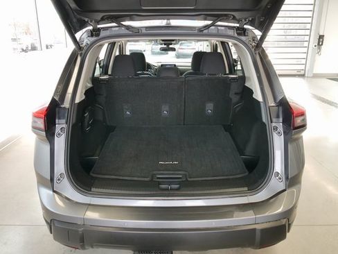Used 2025 Nissan Rogue SV image 13