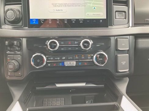 New 2025 Ford F250 Platinum image 31