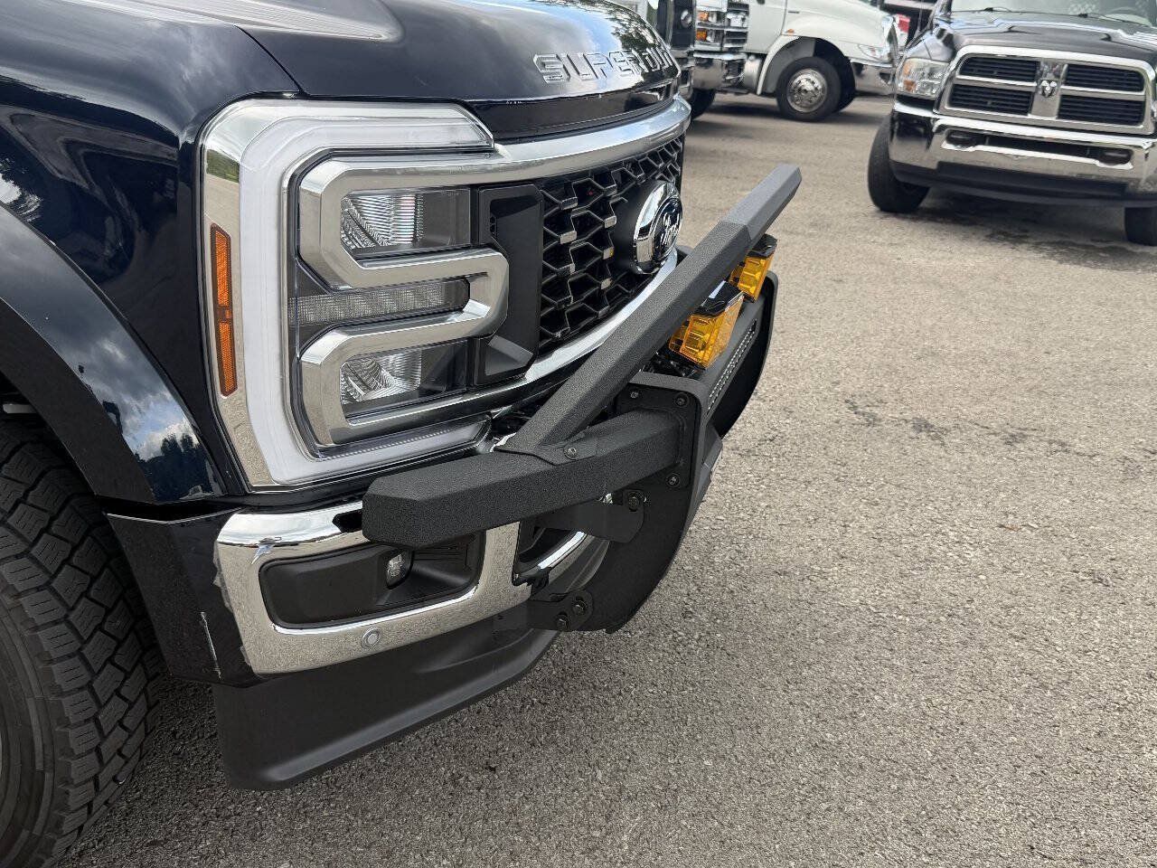 Used 2025 Ford F450 Lariat w/ Lariat Ultimate Package AWD/4WD image 6