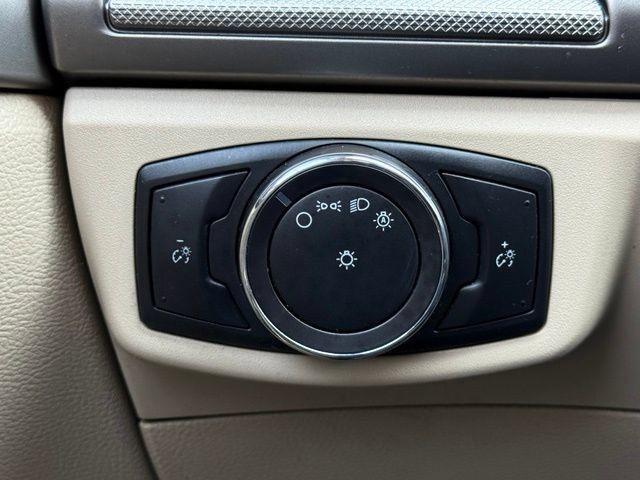 Used 2013 Ford Fusion SE FWD image 25
