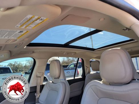 Used 2023 Lincoln Aviator Reserve w/ Equipment Group 201A image 22