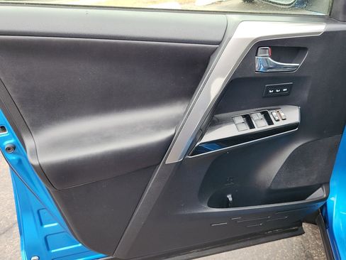 Used 2017 Toyota RAV4 Limited image 10