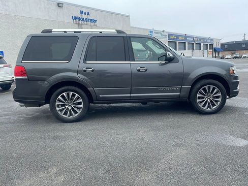 Used 2017 Lincoln Navigator Select image 29