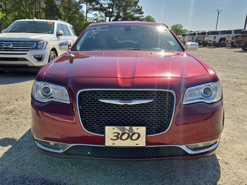 Used 2019 Chrysler 300 Limited image 2