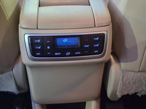 Used 2015 Toyota Highlander Limited Platinum AWD/4WD image 17