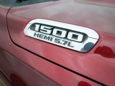 Used 2019 RAM 1500 Laramie image 13