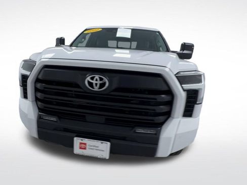 Certified 2022 Toyota Tundra SR5 w/ SR5 Convenience Package AWD/4WD image 18