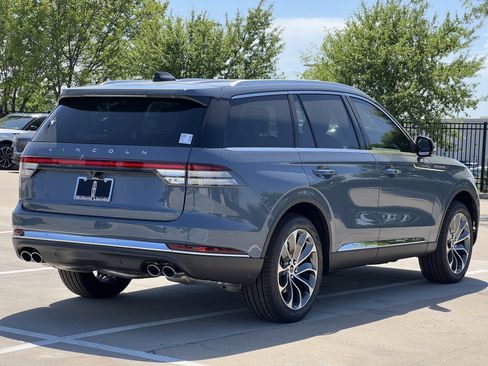 New 2025 Lincoln Aviator Reserve image 10