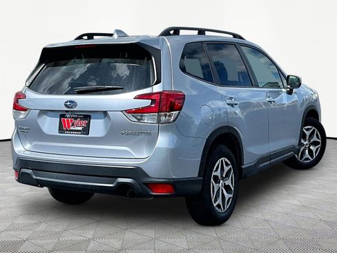 Used 2023 Subaru Forester Premium AWD/4WD image 6