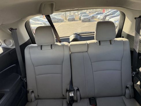 Used 2016 Honda Pilot Touring image 21