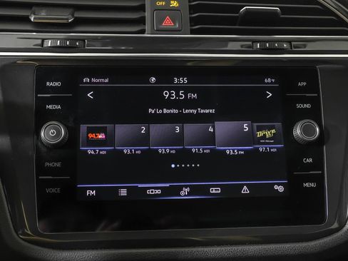 Used 2024 Volkswagen Tiguan SE w/ Panoramic Sunroof Package AWD/4WD image 29