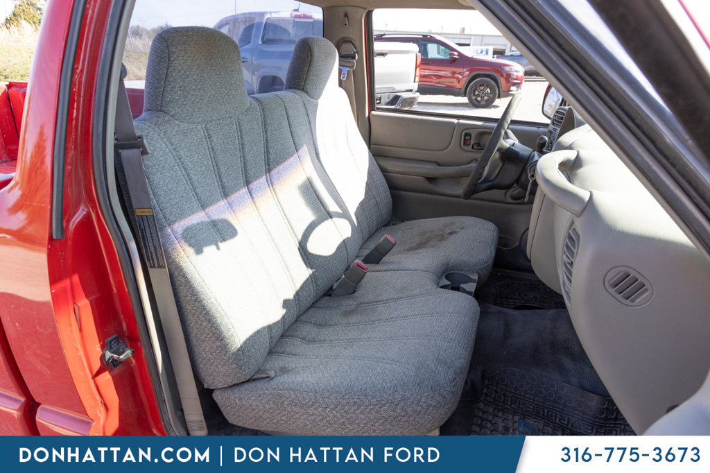 Used 1998 Chevrolet S10 Pickup 2WD Regular Cab image 16