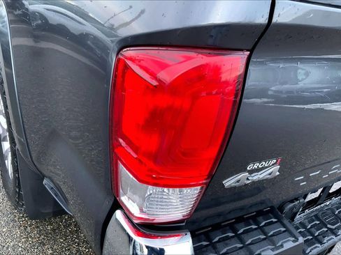 Used 2016 Toyota Tacoma SR5 w/ SR5 Appearance Package (SN) image 28