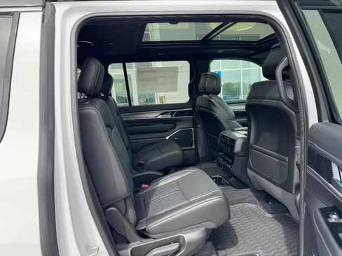 New 2026 Jeep Grand Wagoneer 4WD image 7