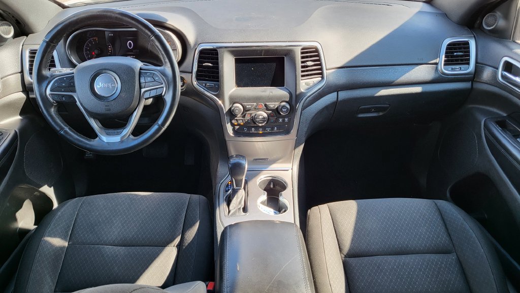 Used 2018 Jeep Grand Cherokee Laredo RWD image 5
