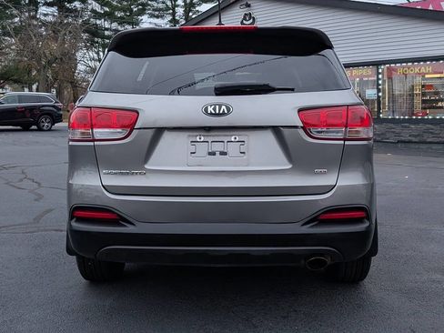 Used 2016 Kia Sorento FWD image 8