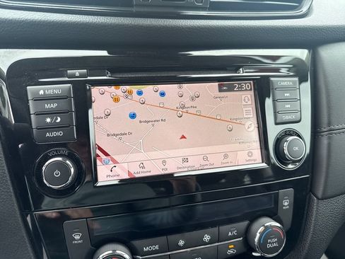 Used 2020 Nissan Rogue SL image 20