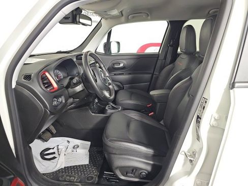 Certified 2023 Jeep Renegade Trailhawk w/ Trailhawk Elite Group image 9