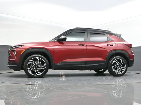 Used 2024 Chevrolet TrailBlazer RS w/ Convenience Package AWD/4WD image 37